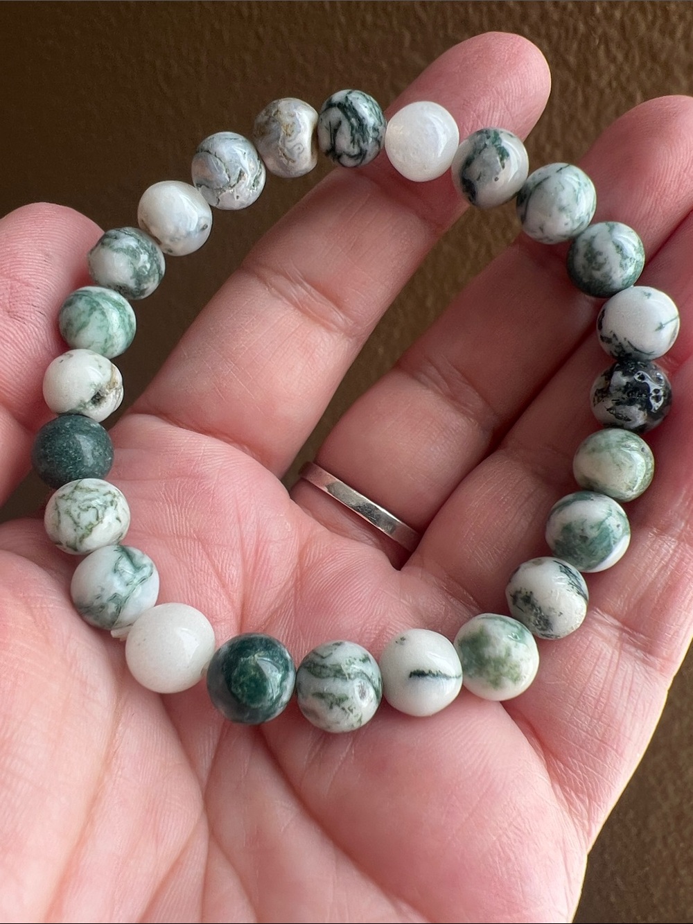 Green and White Tree Agate Beaded Bracelet Size 6.5